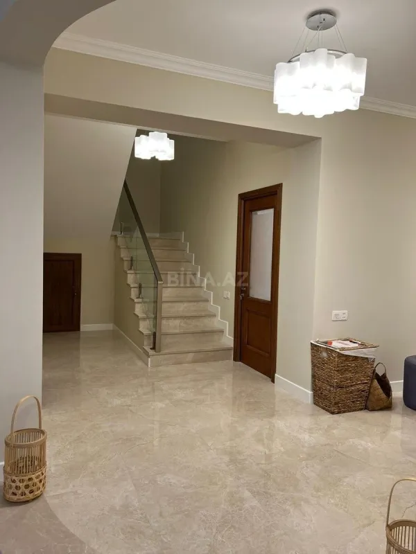 Kirayə verilir 5 otaqlı həyət evi 500 m²