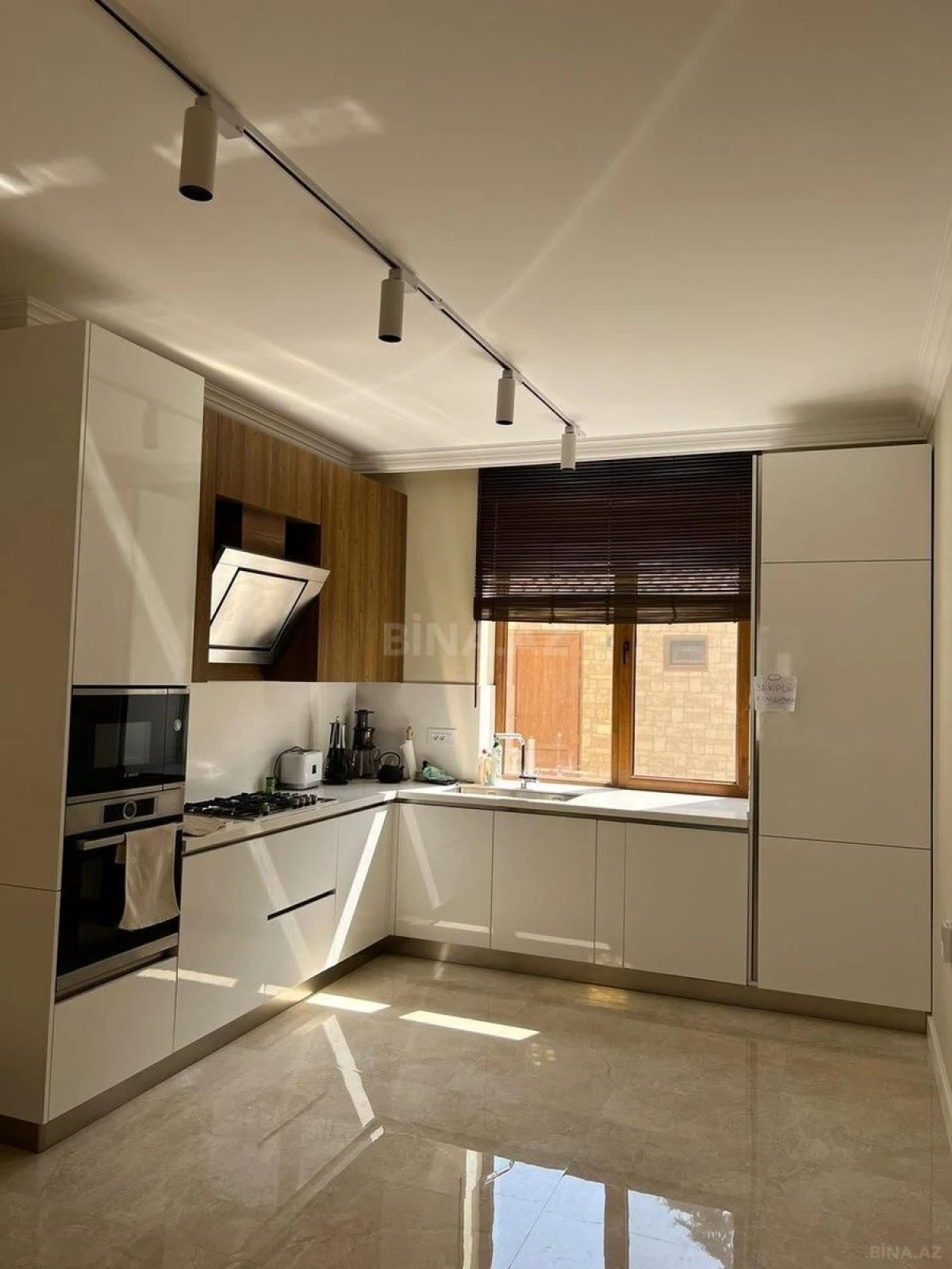 Kirayə verilir 5 otaqlı həyət evi 500 m²