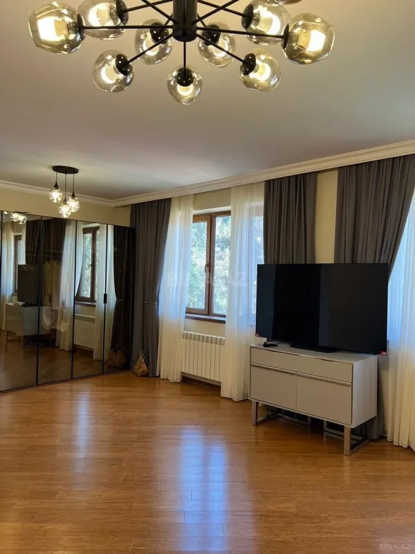 Kirayə verilir 5 otaqlı həyət evi 500 m²