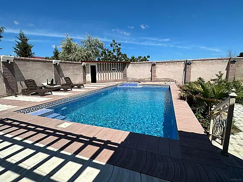 Kirayə verilir 5 otaqlı həyət evi 480 m²