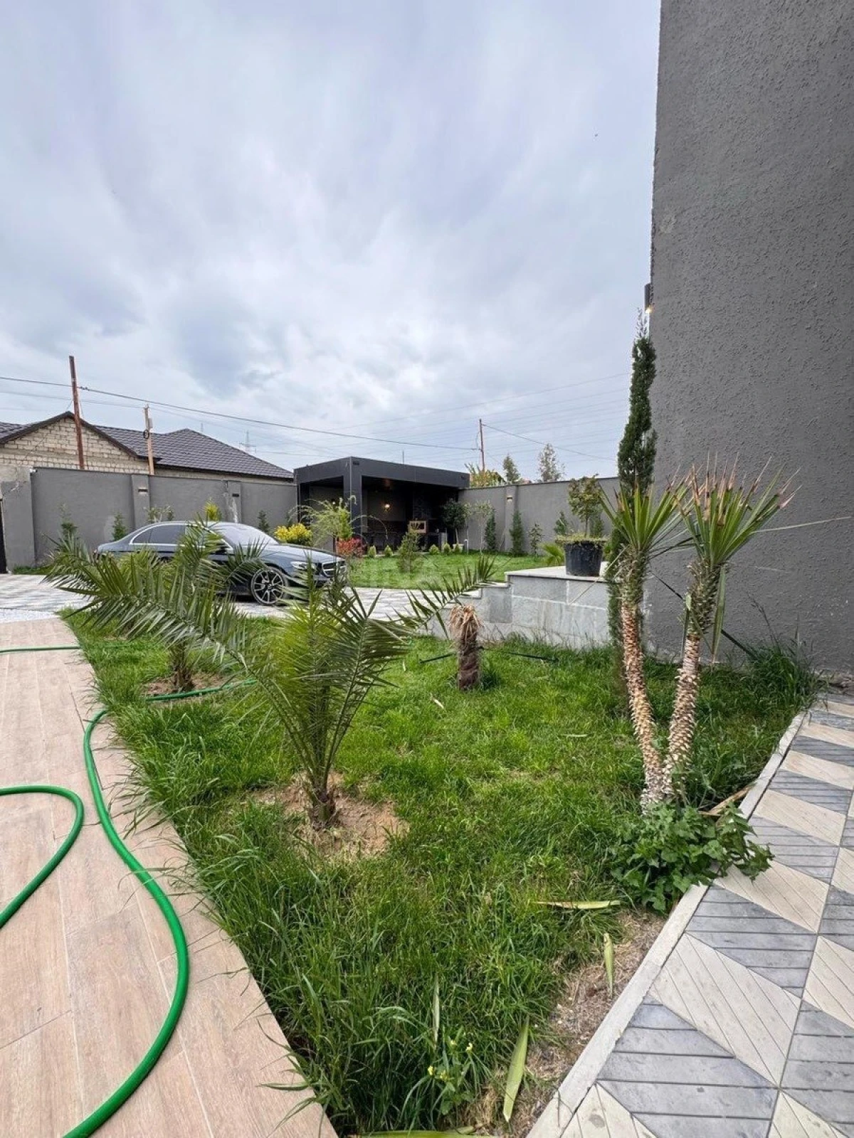 Kirayə verilir 5 otaqlı həyət evi 380 m²