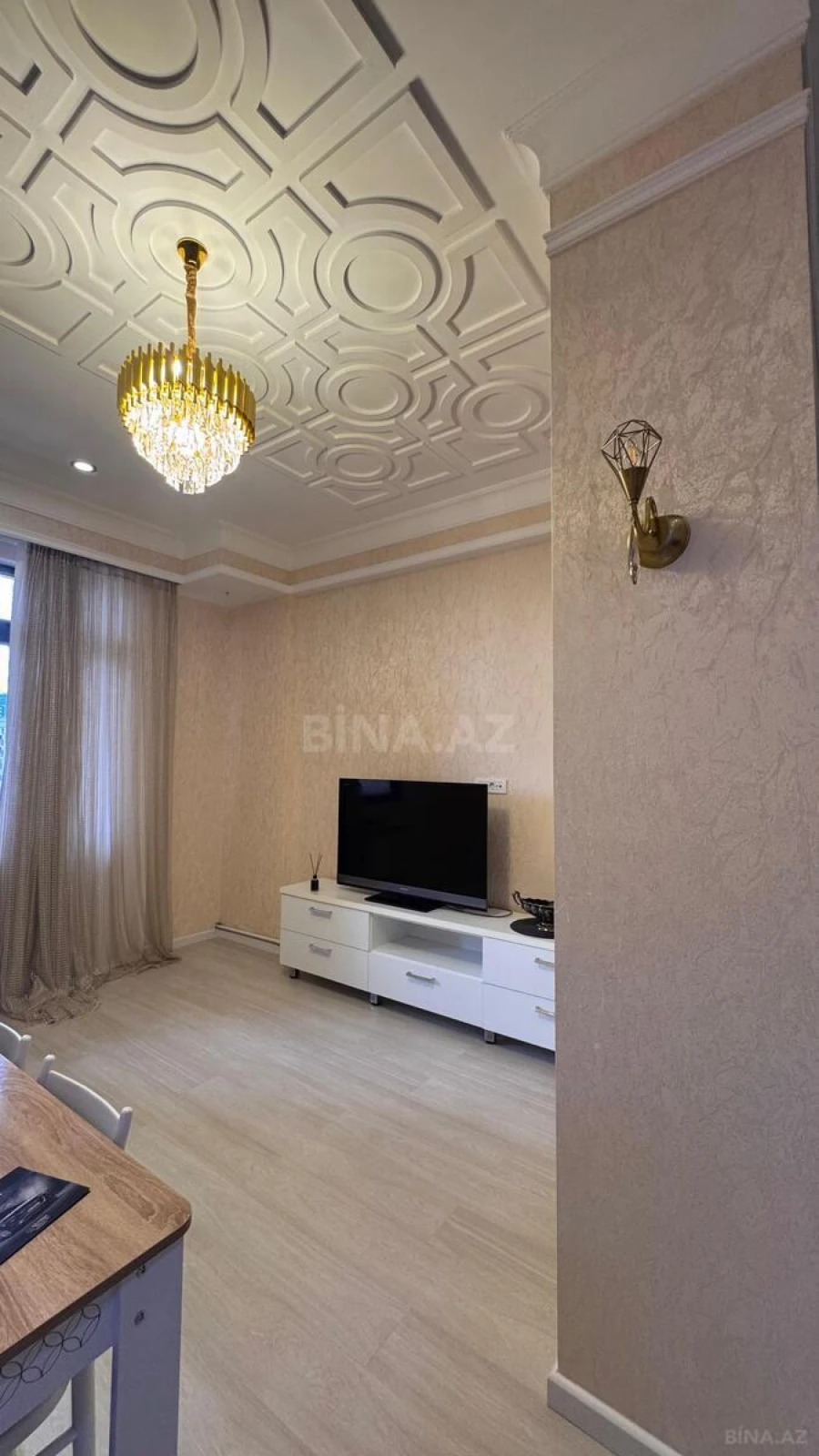 Kirayə verilir 2 otaqlı mənzil 80 m²