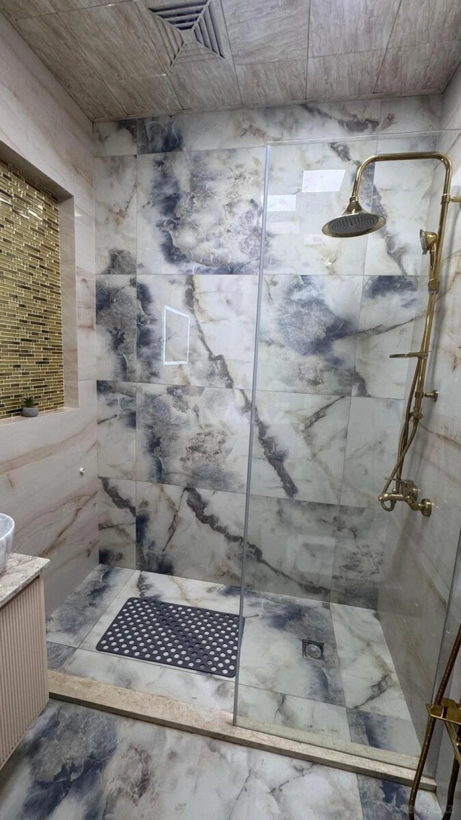 Kirayə verilir 2 otaqlı mənzil 80 m²