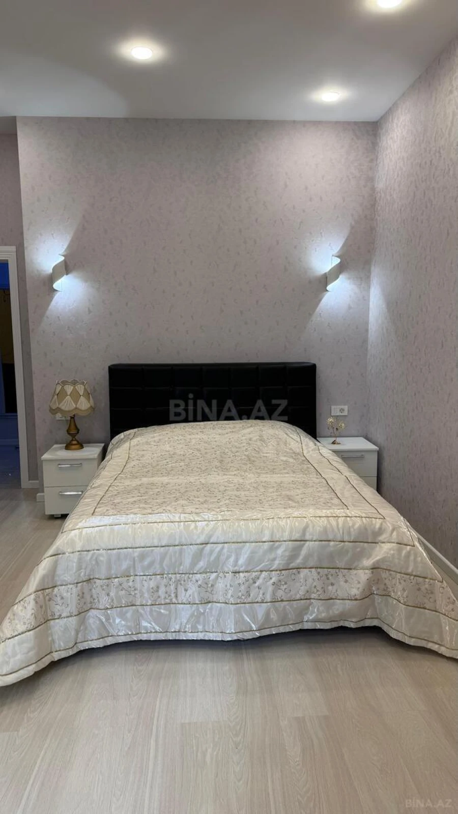 Kirayə verilir 2 otaqlı mənzil 80 m²