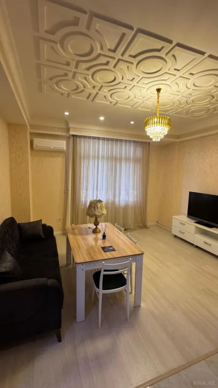 Kirayə verilir 2 otaqlı mənzil 80 m²