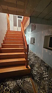 Satılır 5 otaqlı həyət evi 292 m²