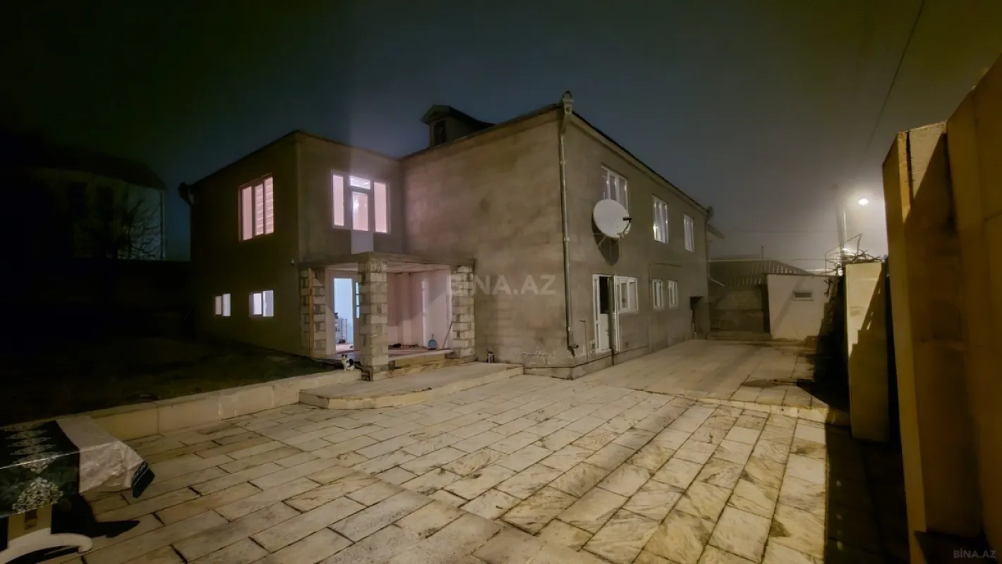 Satılır 5 otaqlı həyət evi 292 m²