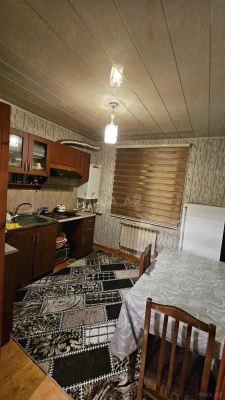 Satılır 5 otaqlı həyət evi 292 m²