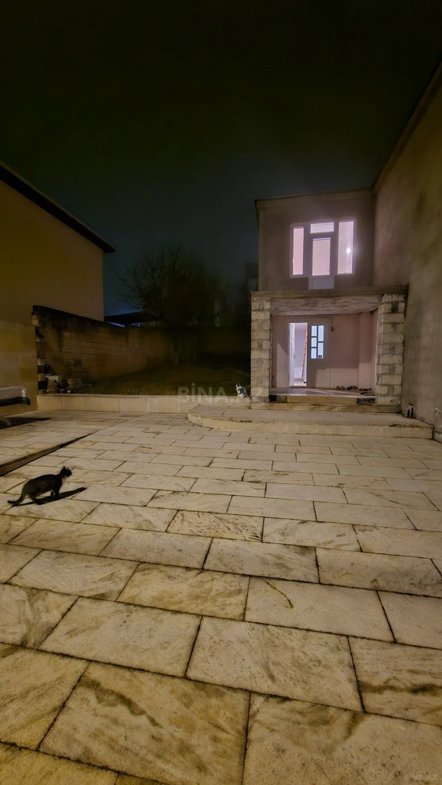 Satılır 5 otaqlı həyət evi 292 m²