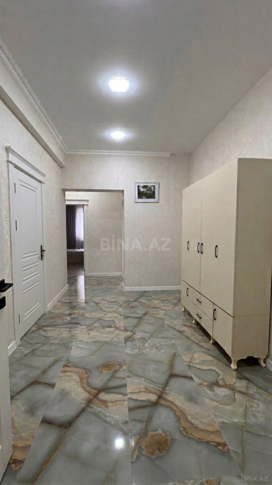 Kirayə verilir 3 otaqlı mənzil 120 m²