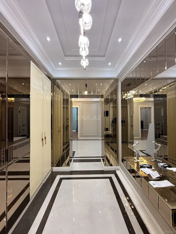 Satılır 4 otaqlı mənzil 164 m²