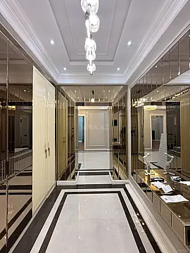 Satılır 4 otaqlı mənzil 164 m²