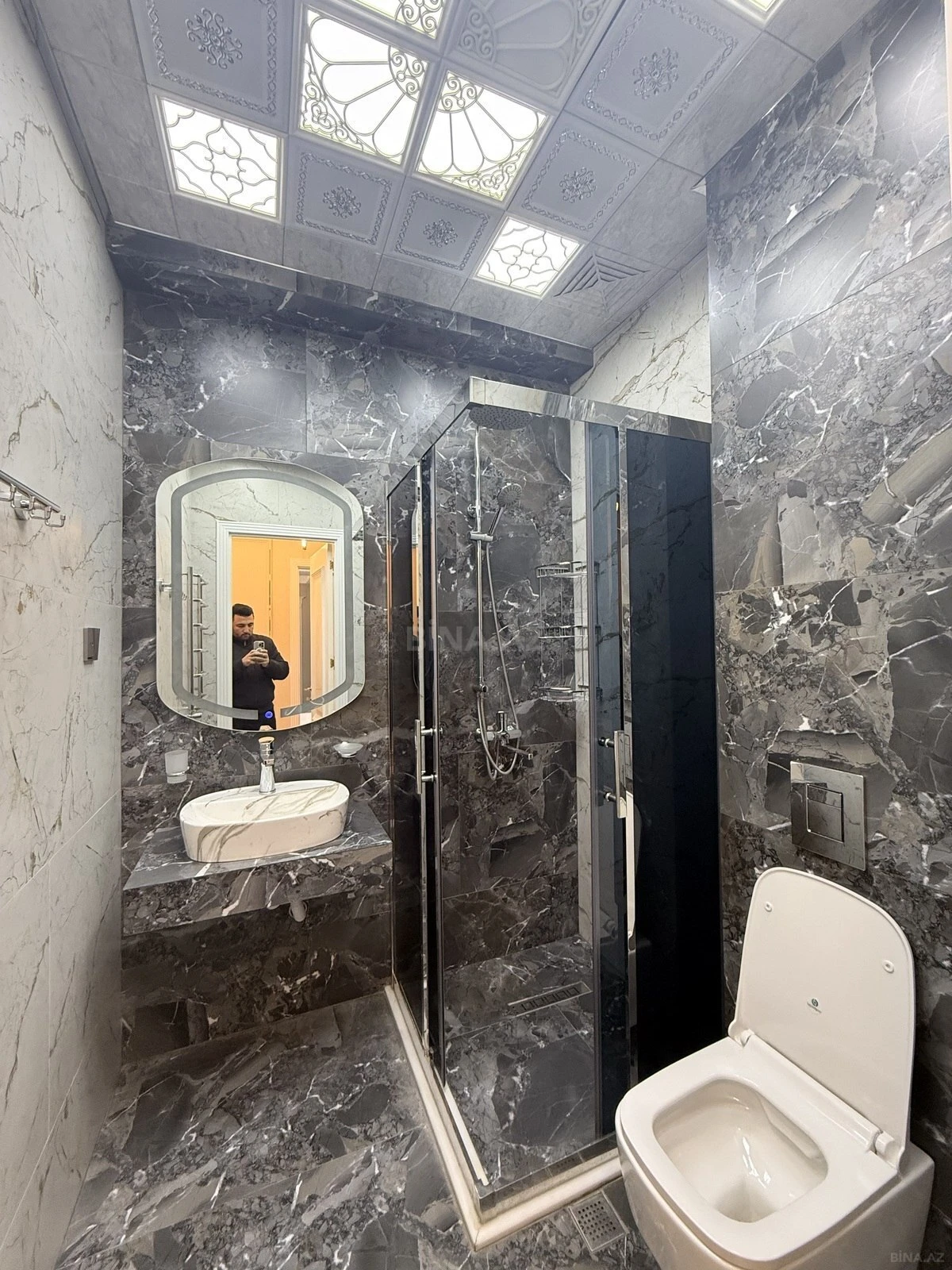 Satılır 4 otaqlı mənzil 164 m²