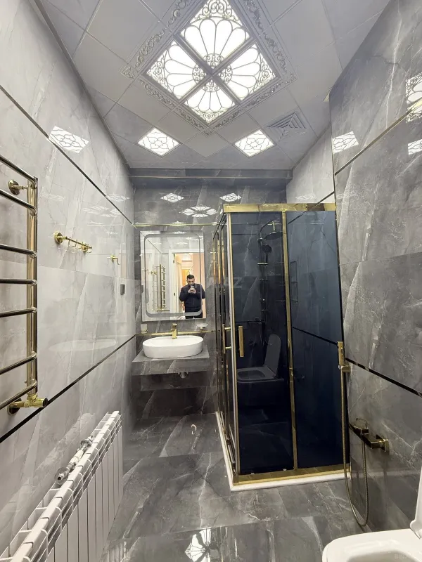 Satılır 4 otaqlı mənzil 164 m²