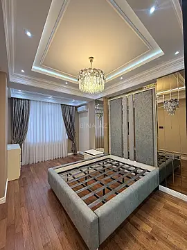 Satılır 4 otaqlı mənzil 164 m²