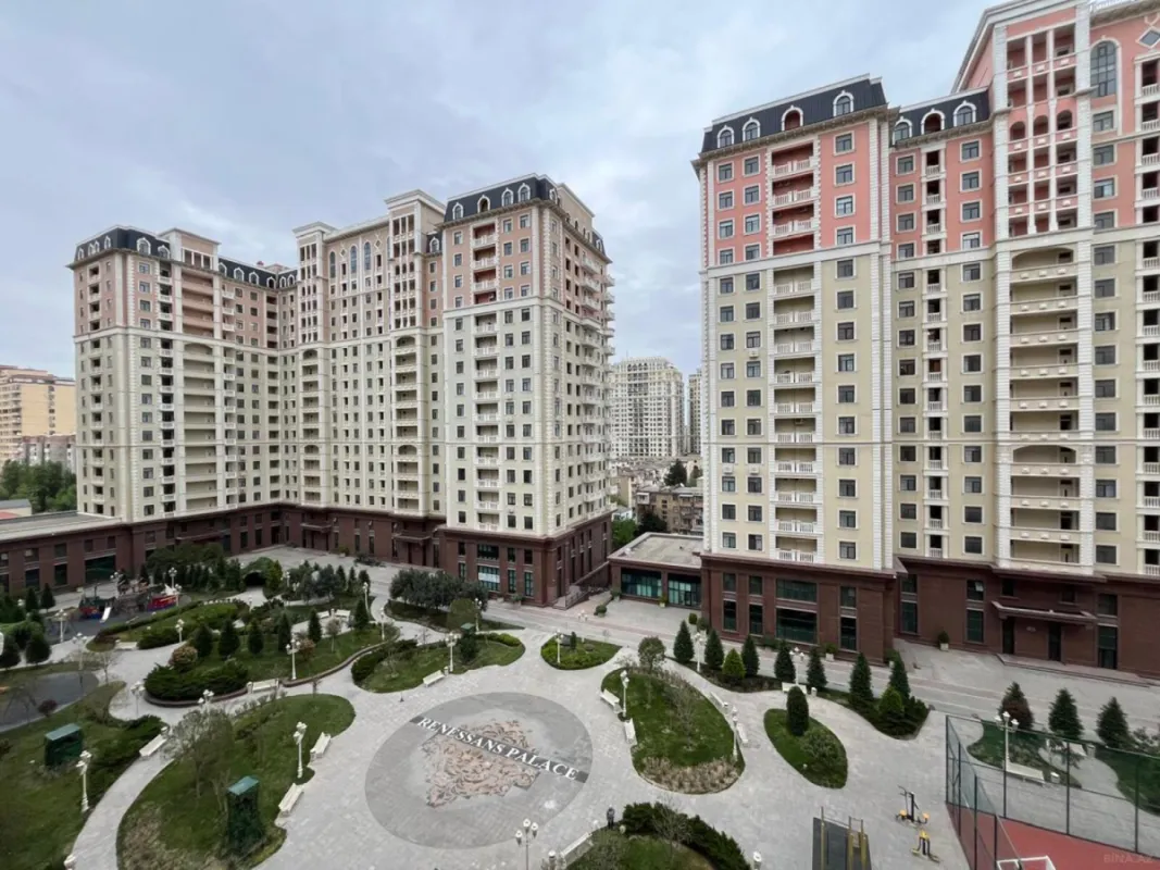Kirayə verilir 4 otaqlı mənzil 180 m²