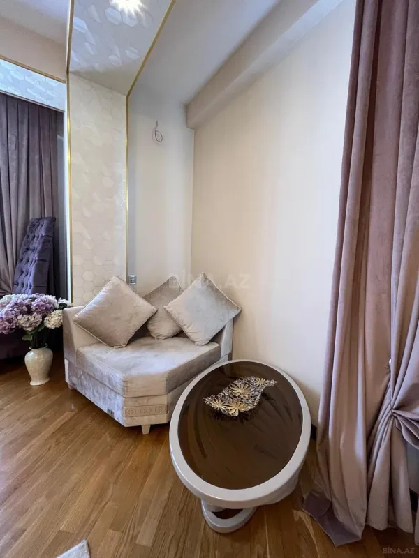 Kirayə verilir 4 otaqlı mənzil 180 m²