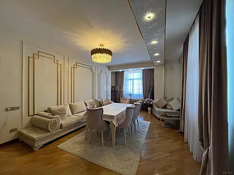 Kirayə verilir 4 otaqlı mənzil 180 m²