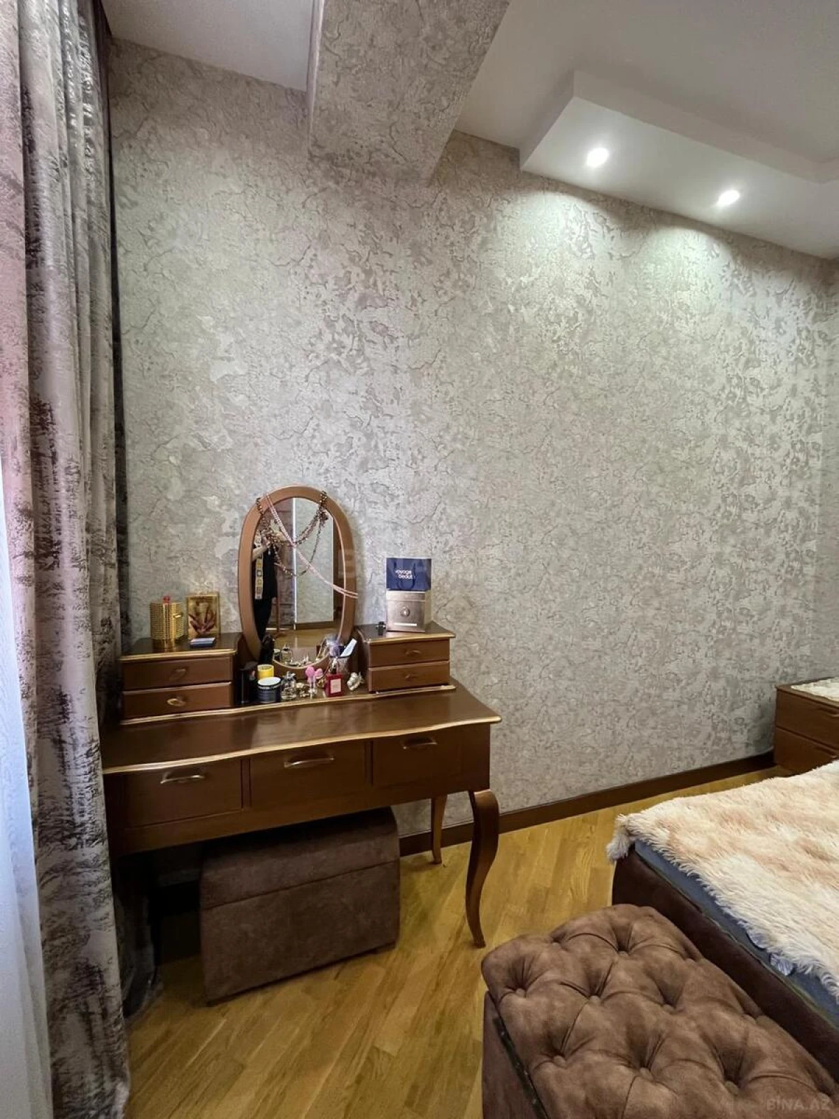 Kirayə verilir 4 otaqlı mənzil 180 m²