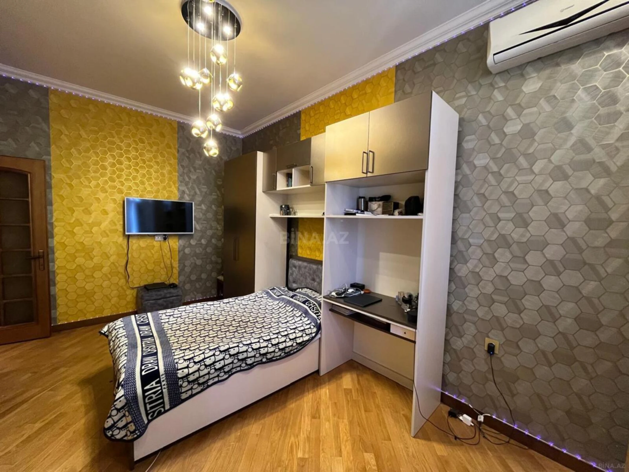 Kirayə verilir 4 otaqlı mənzil 180 m²