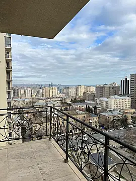 Kirayə verilir 3 otaqlı mənzil 163 m²