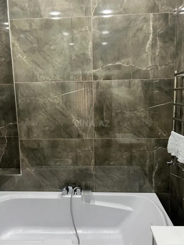 Kirayə verilir 3 otaqlı mənzil 163 m²