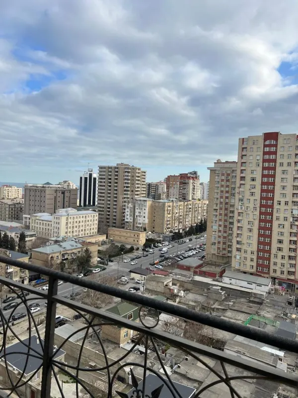 Kirayə verilir 3 otaqlı mənzil 163 m²