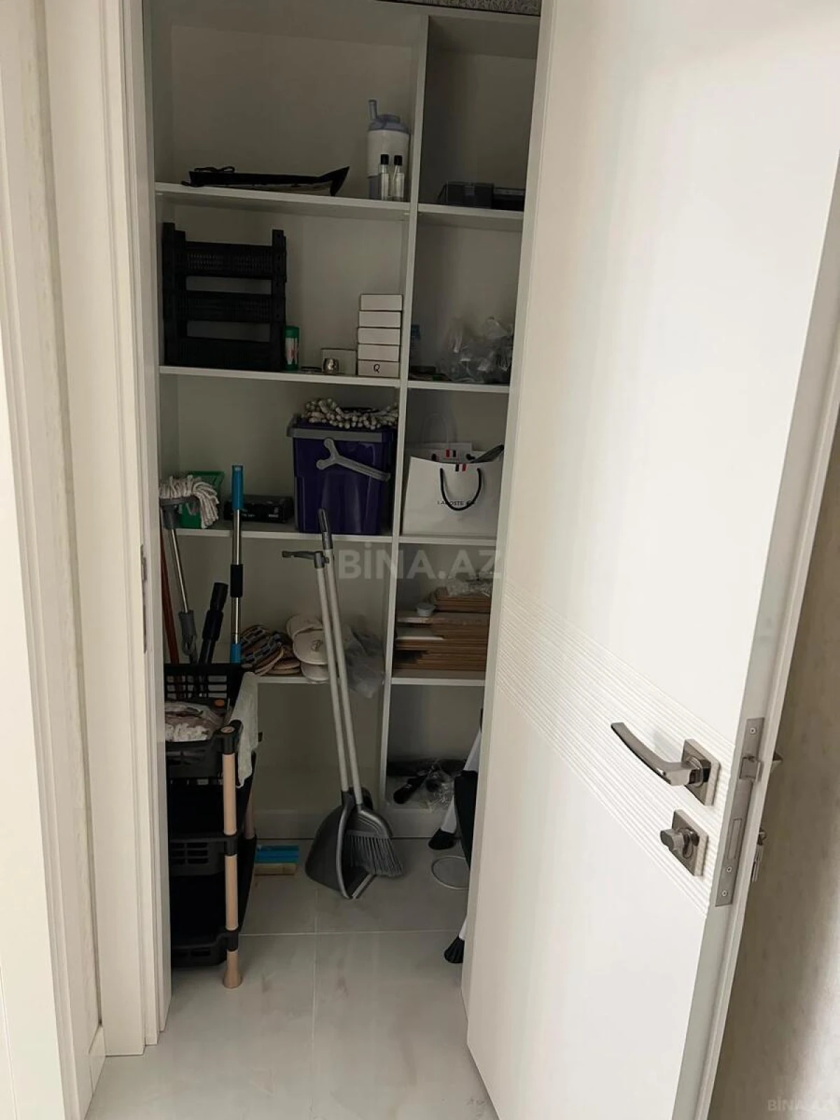 Kirayə verilir 3 otaqlı mənzil 163 m²