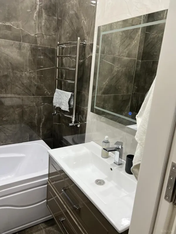 Kirayə verilir 3 otaqlı mənzil 163 m²