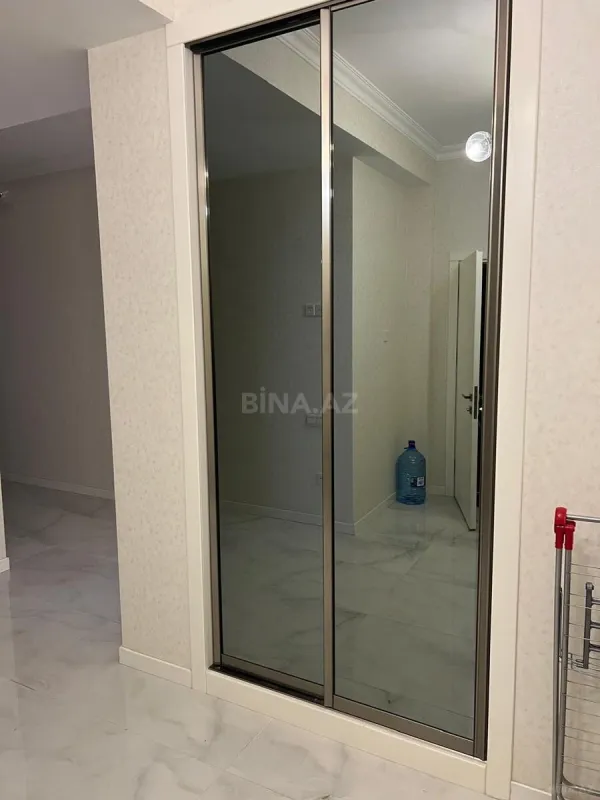 Kirayə verilir 3 otaqlı mənzil 163 m²
