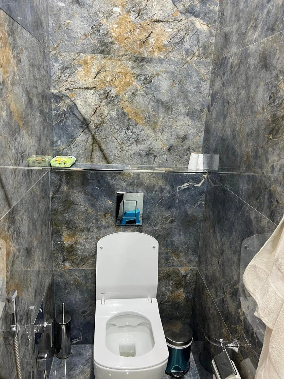 Kirayə verilir 3 otaqlı mənzil 163 m²