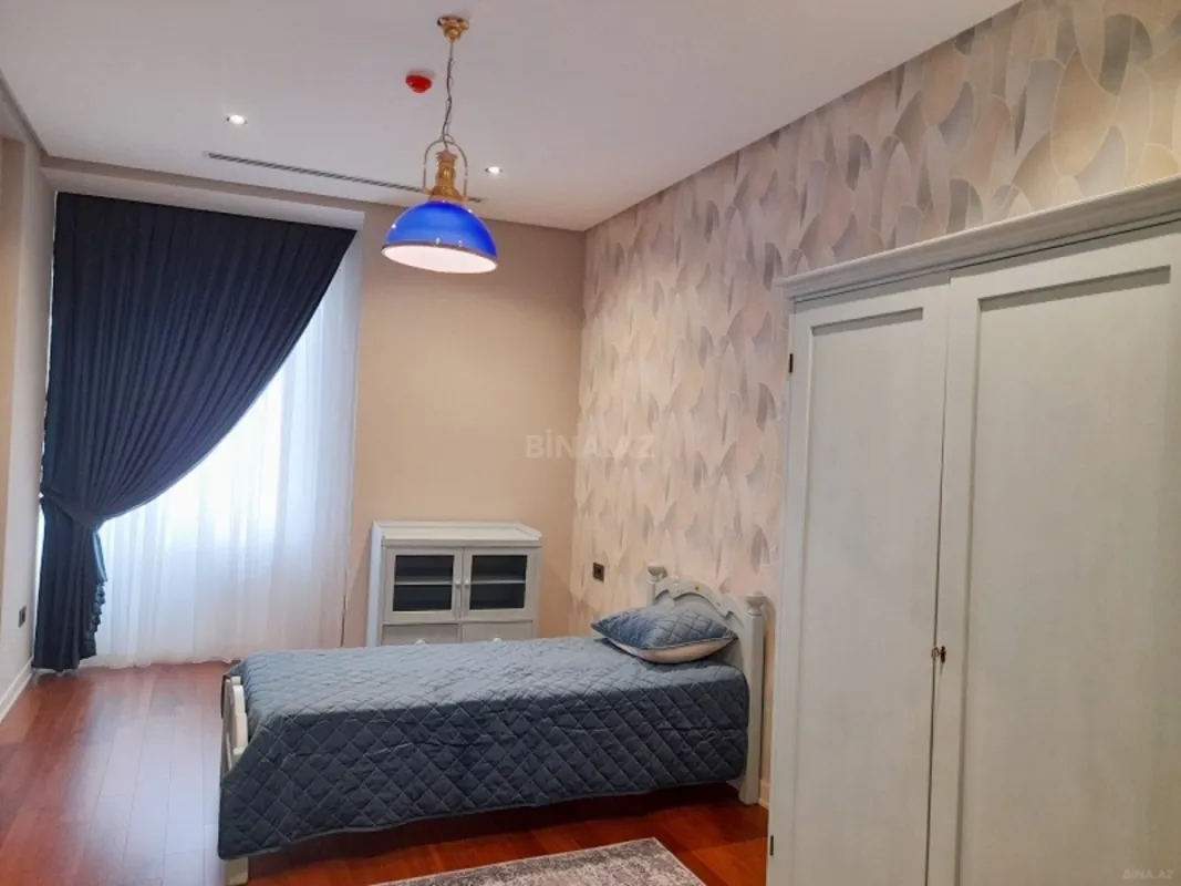 Kirayə verilir 4 otaqlı mənzil 220 m²