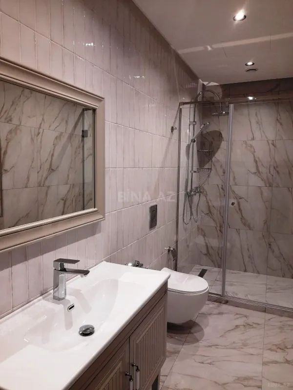 Kirayə verilir 4 otaqlı mənzil 220 m²