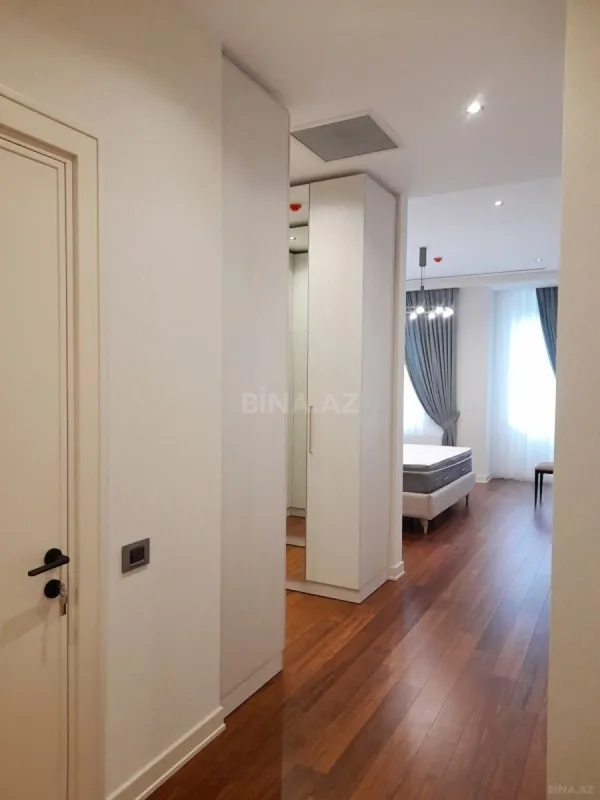 Kirayə verilir 4 otaqlı mənzil 220 m²