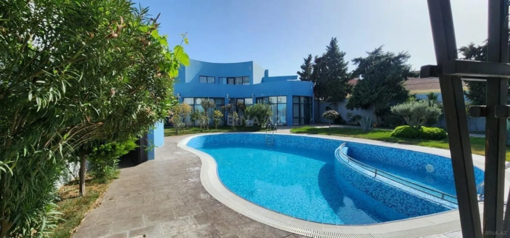 Kirayə verilir 5 otaqlı həyət evi 460 m²