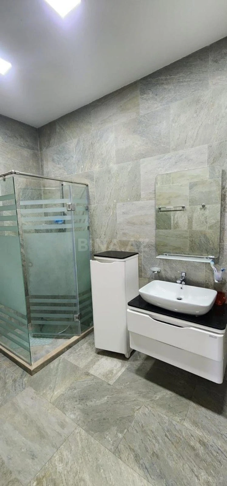 Kirayə verilir 5 otaqlı həyət evi 460 m²
