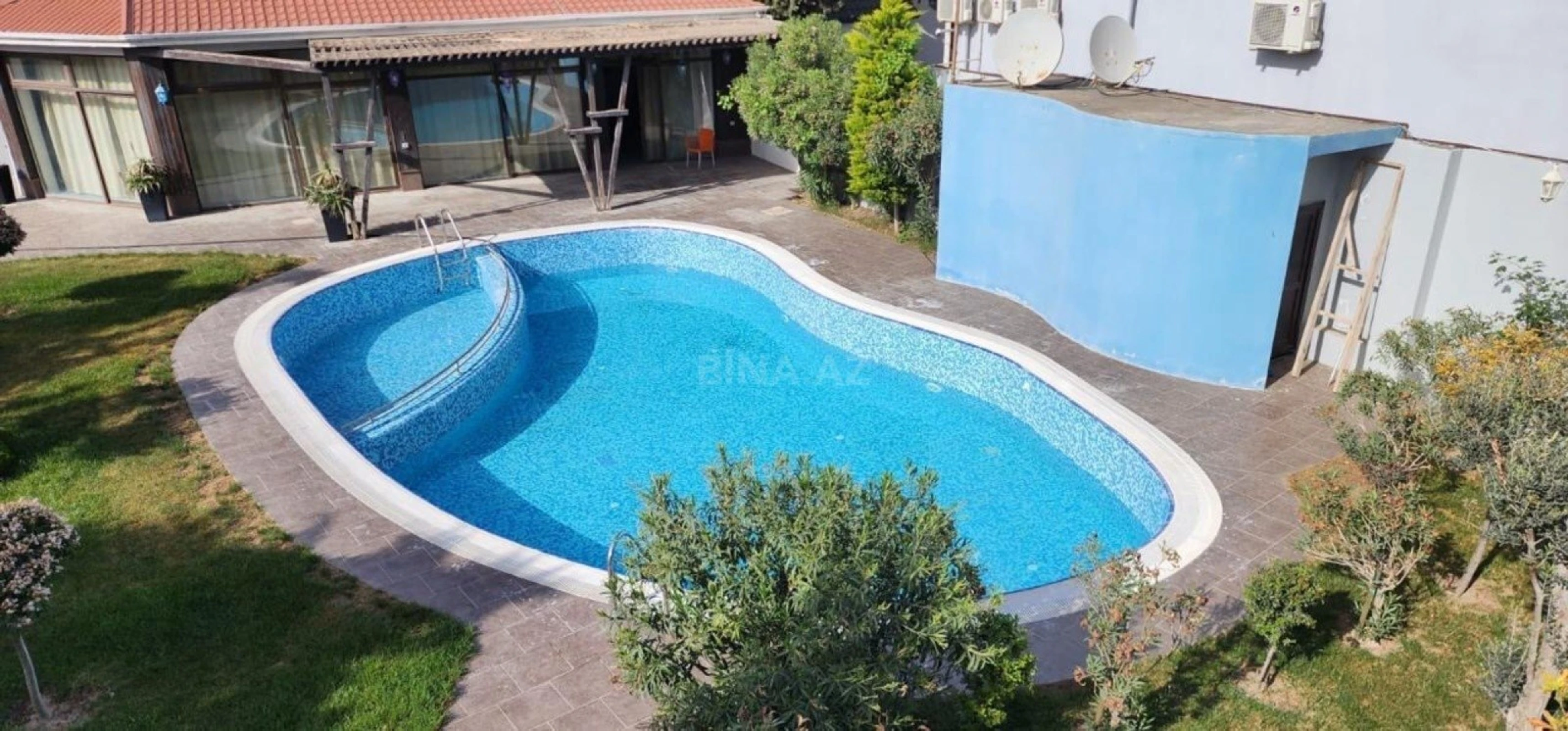 Kirayə verilir 5 otaqlı həyət evi 460 m²