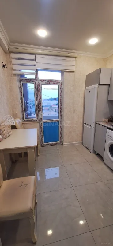 Kirayə verilir 2 otaqlı mənzil 65 m²