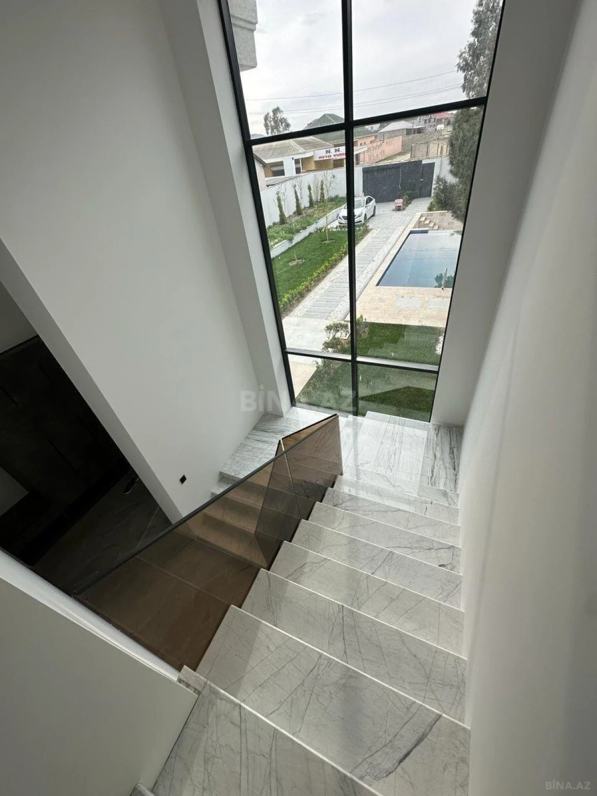 Kirayə verilir 4 otaqlı həyət evi 300 m²