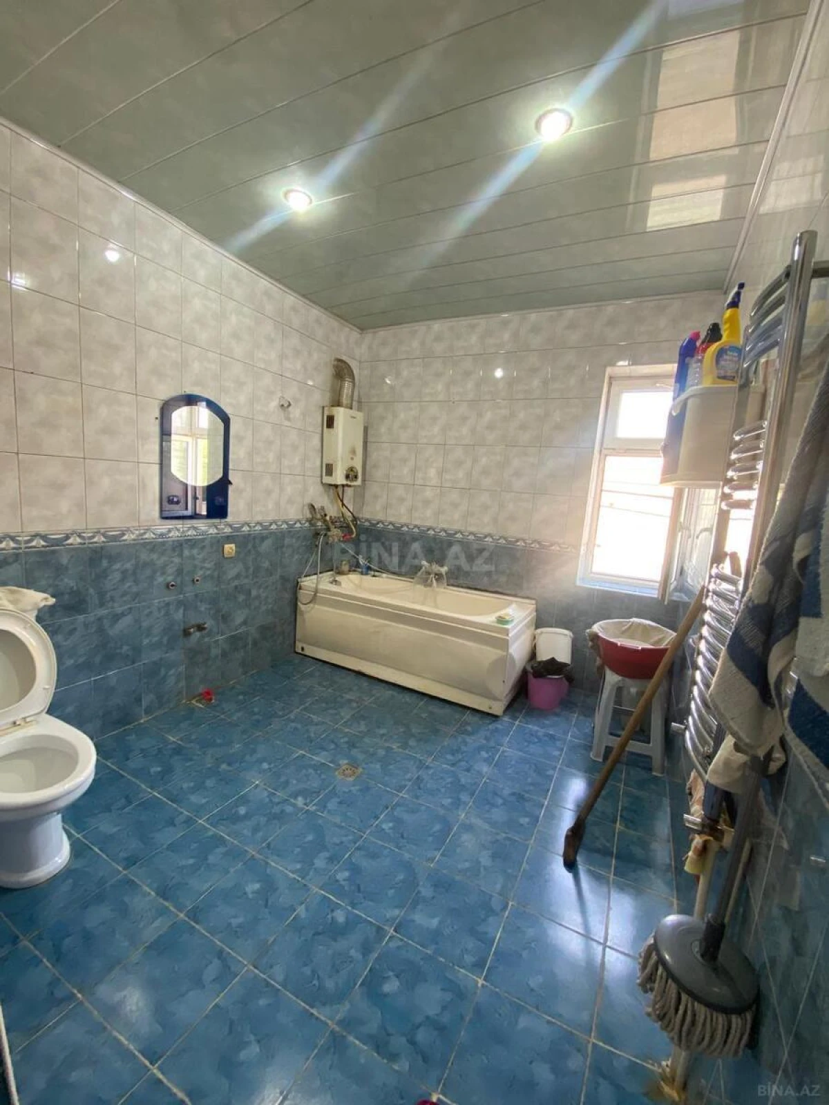 Satılır 8 otaqlı həyət evi 360 m²