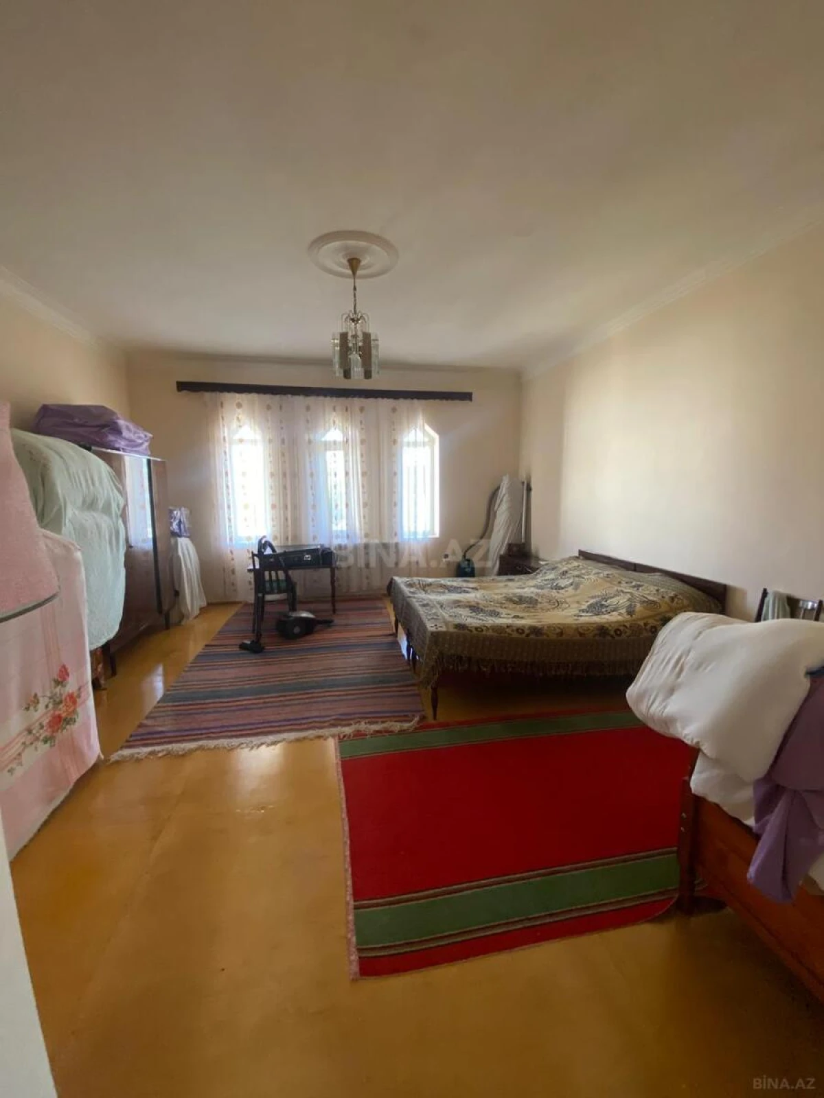 Satılır 8 otaqlı həyət evi 360 m²