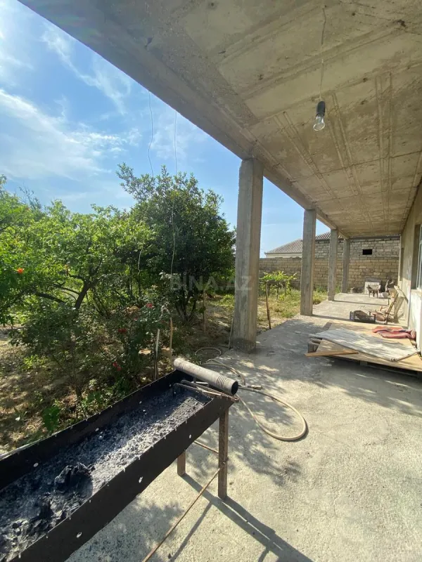 Satılır 8 otaqlı həyət evi 360 m²