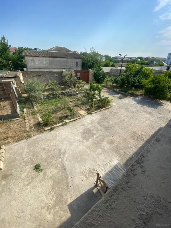 Satılır 8 otaqlı həyət evi 360 m²