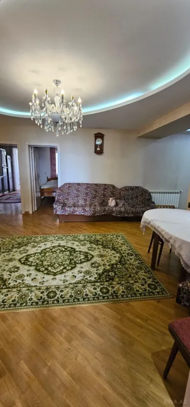 Kirayə verilir 3 otaqlı mənzil 136 m²