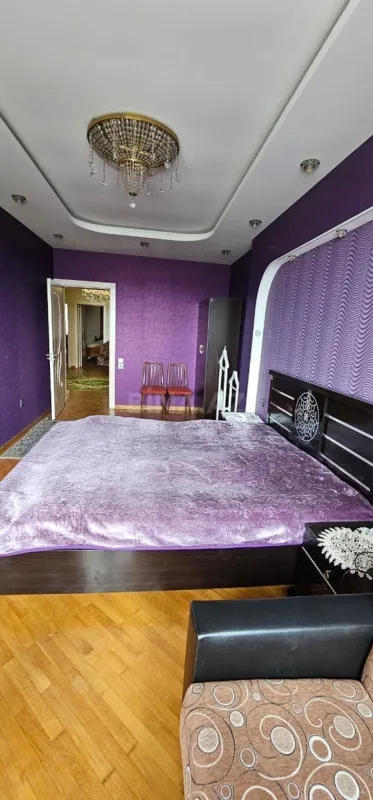 Kirayə verilir 3 otaqlı mənzil 136 m²