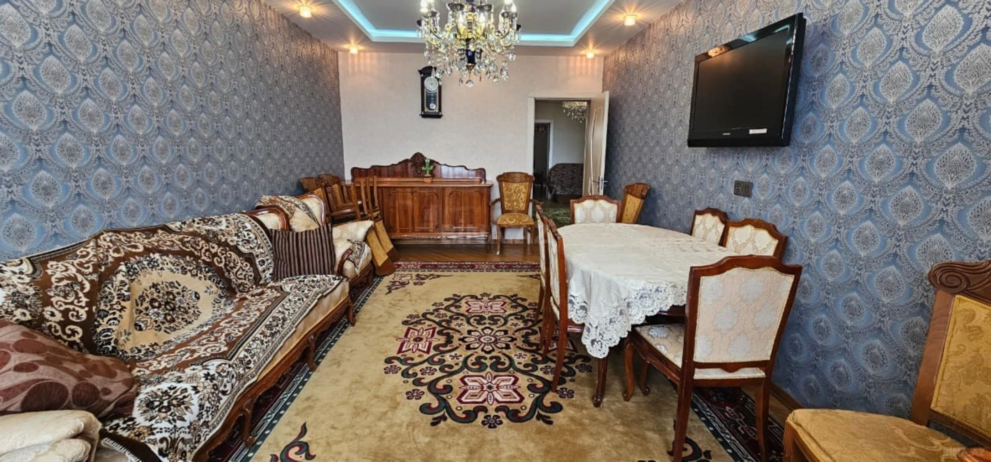 Kirayə verilir 3 otaqlı mənzil 136 m²