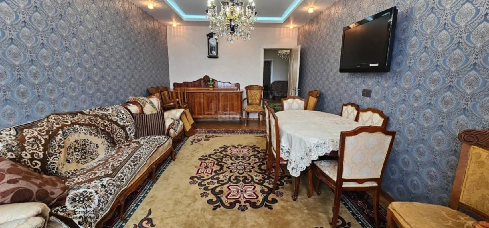 Kirayə verilir 3 otaqlı mənzil 136 m²
