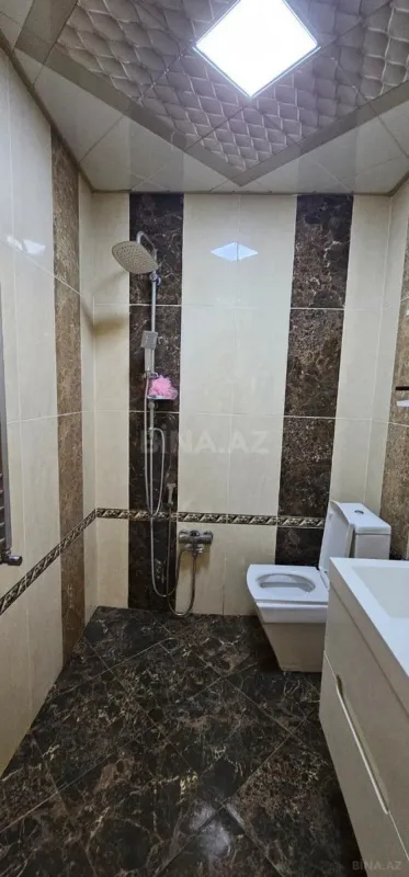 Kirayə verilir 3 otaqlı mənzil 136 m²