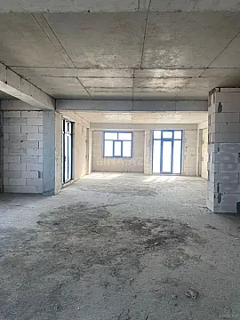 Satılır 4 otaqlı mənzil 178.5 m²