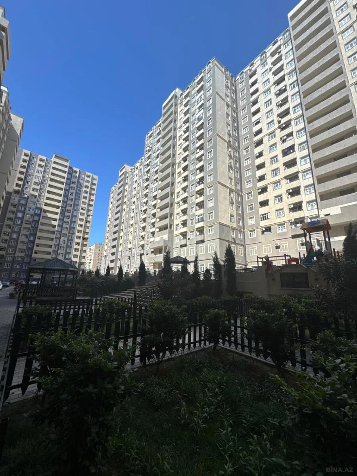 Satılır 3 otaqlı mənzil 105 m²